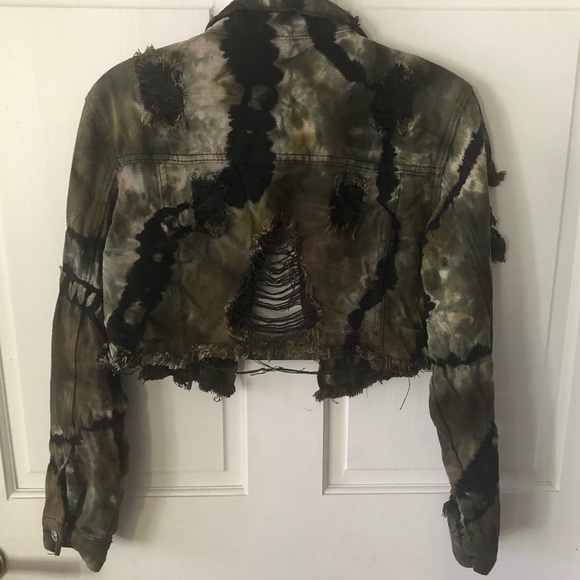 Crust punk shredded post apocalyptic camo cropped denim jacket - Picture 3 of 7